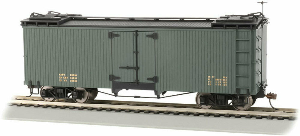 Bachmann - Wood Reefer - Ready To Run -- Data Only (green) - On30